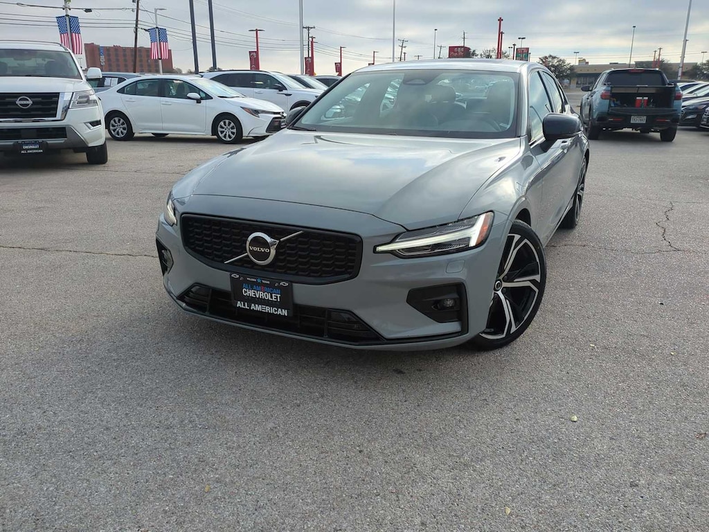 Used 2024 Volvo S60 Core Dark Theme