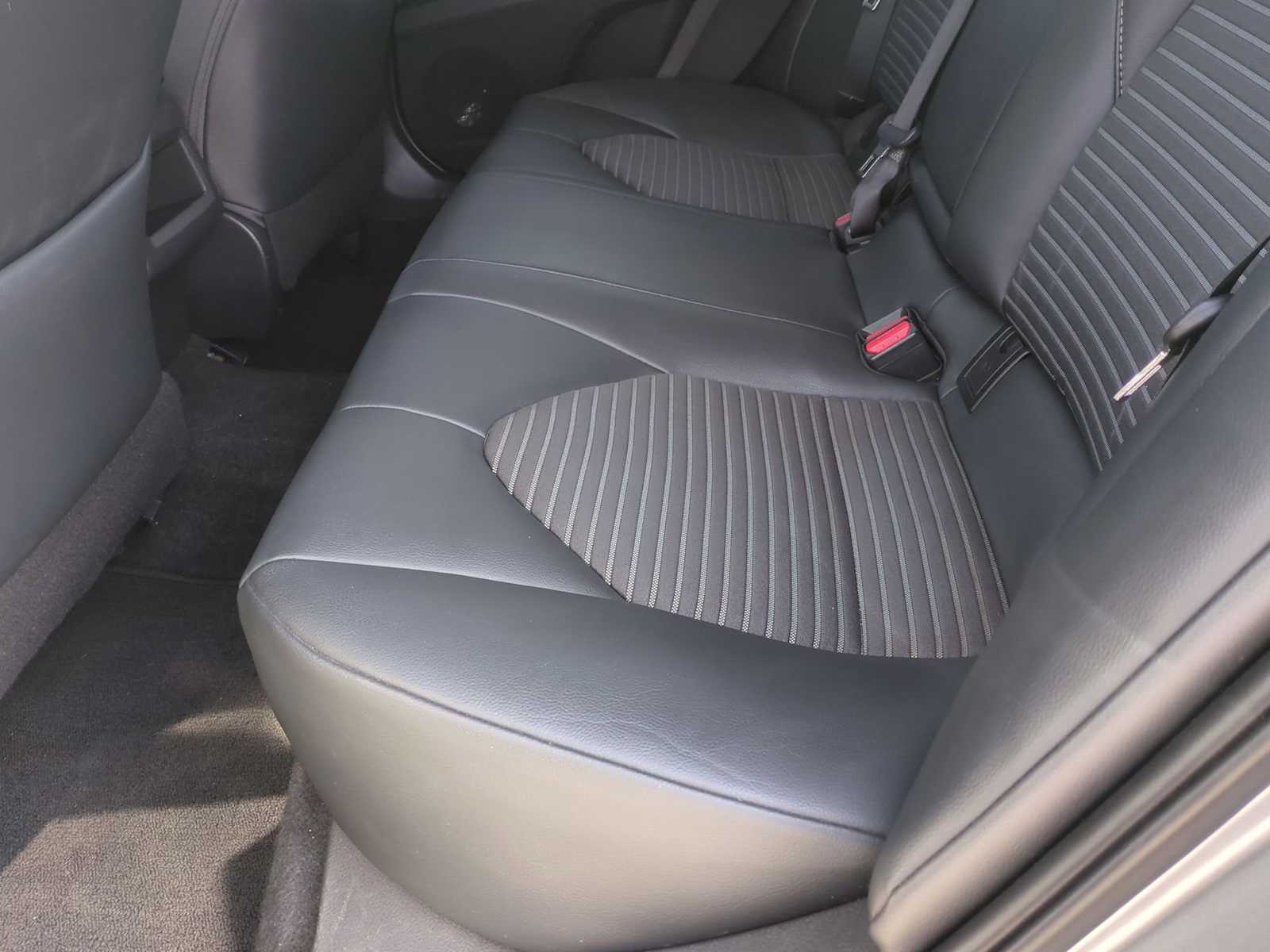 Thumbnail: 2019 Toyota Camry - 22