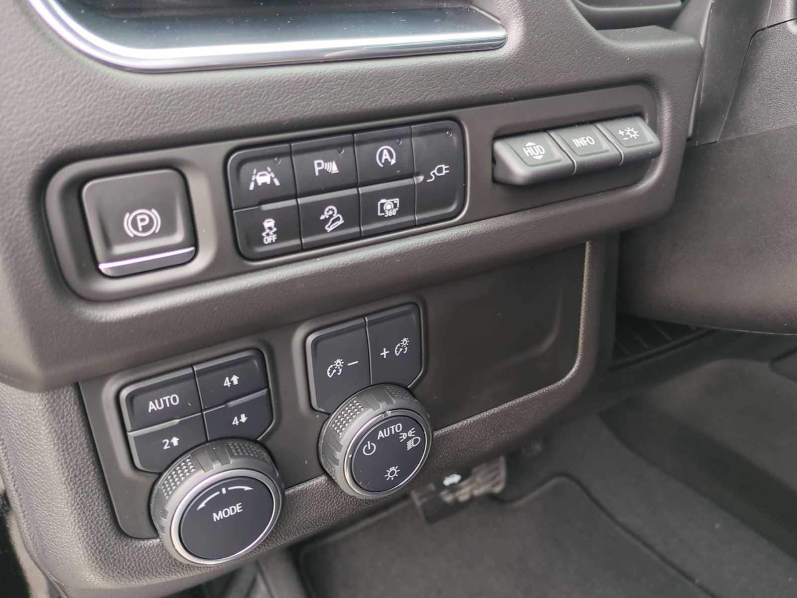 Thumbnail: 2022 Chevrolet Tahoe - 36