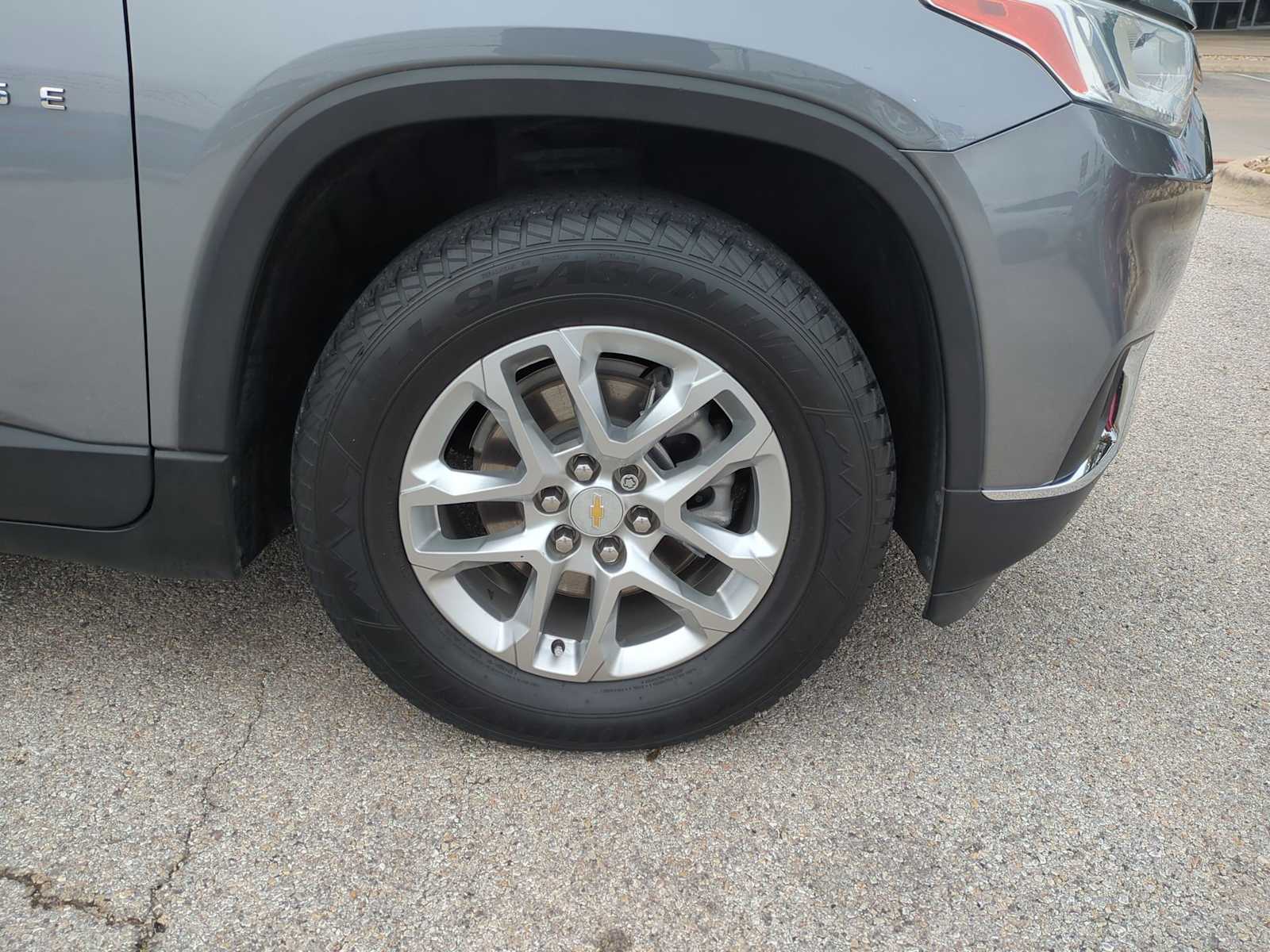 Thumbnail: 2021 Chevrolet Traverse - 33