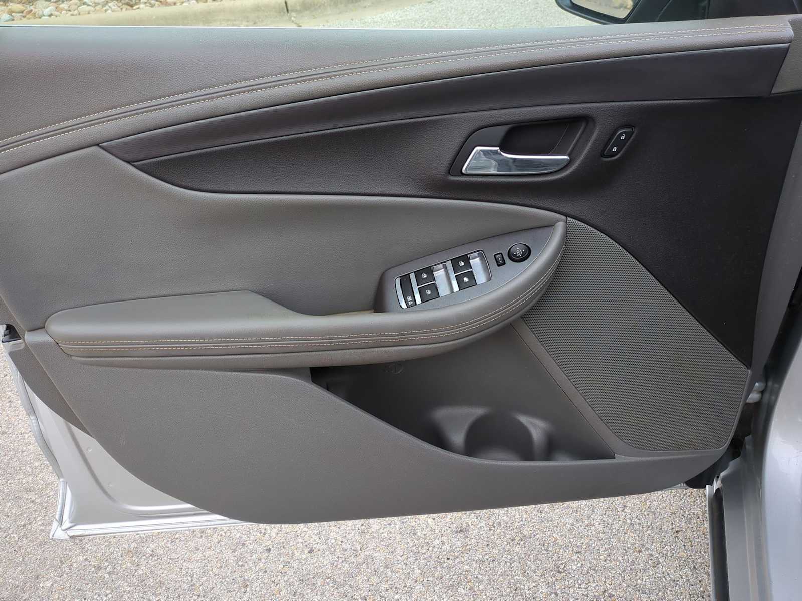 Thumbnail: 2014 Chevrolet Impala - 19