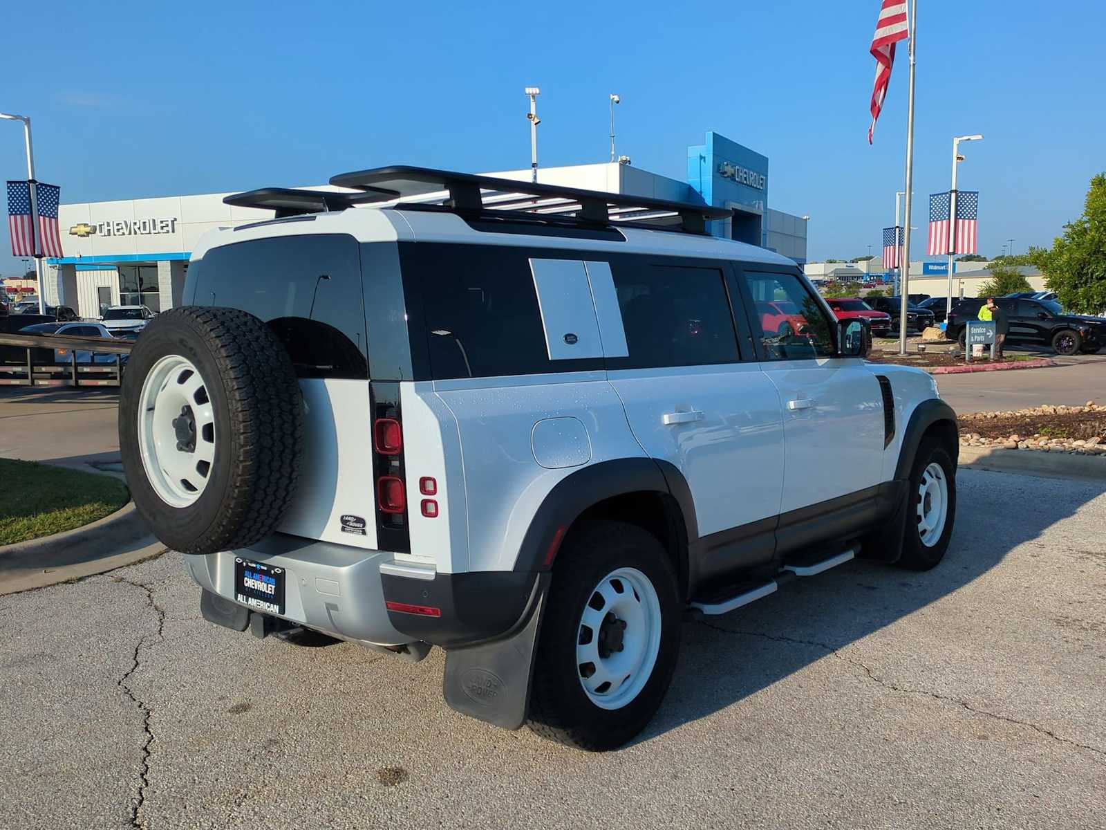 Thumbnail: 2023 Land Rover Defender - 8