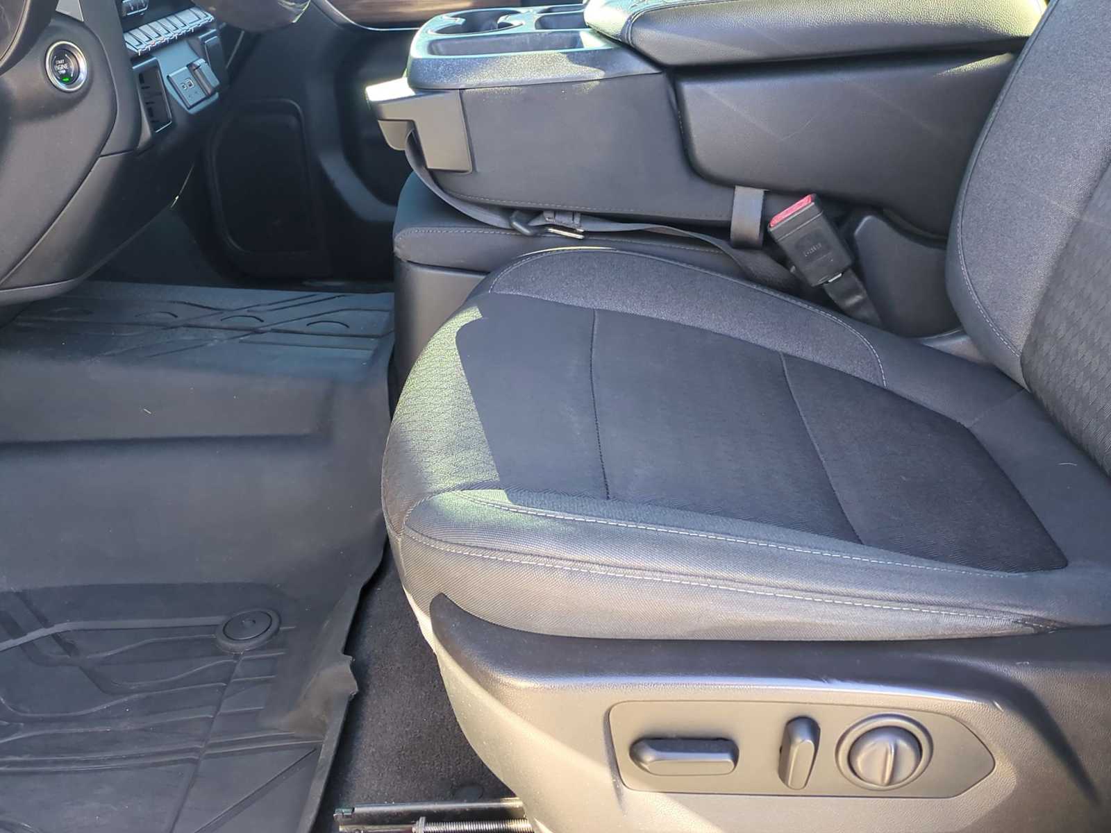 Thumbnail: 2019 Chevrolet Silverado 1500 - 19