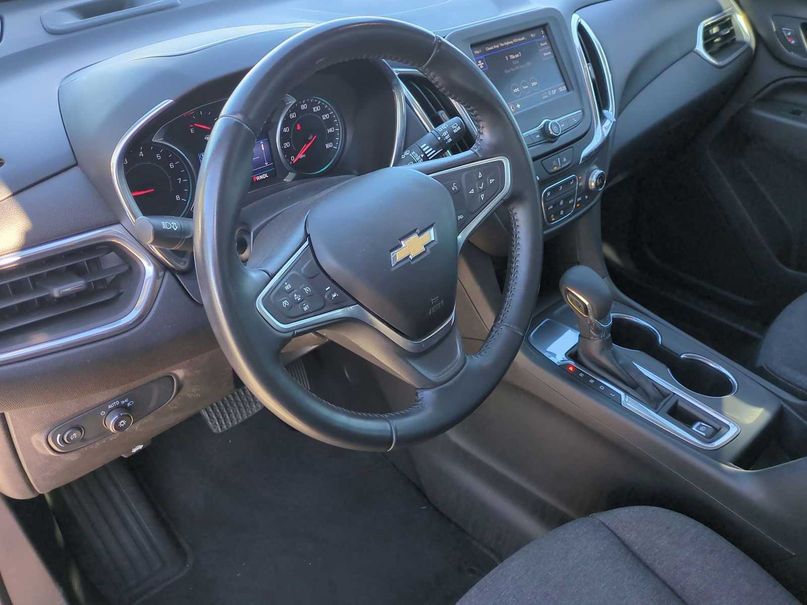 Thumbnail: 2022 Chevrolet Equinox - 10