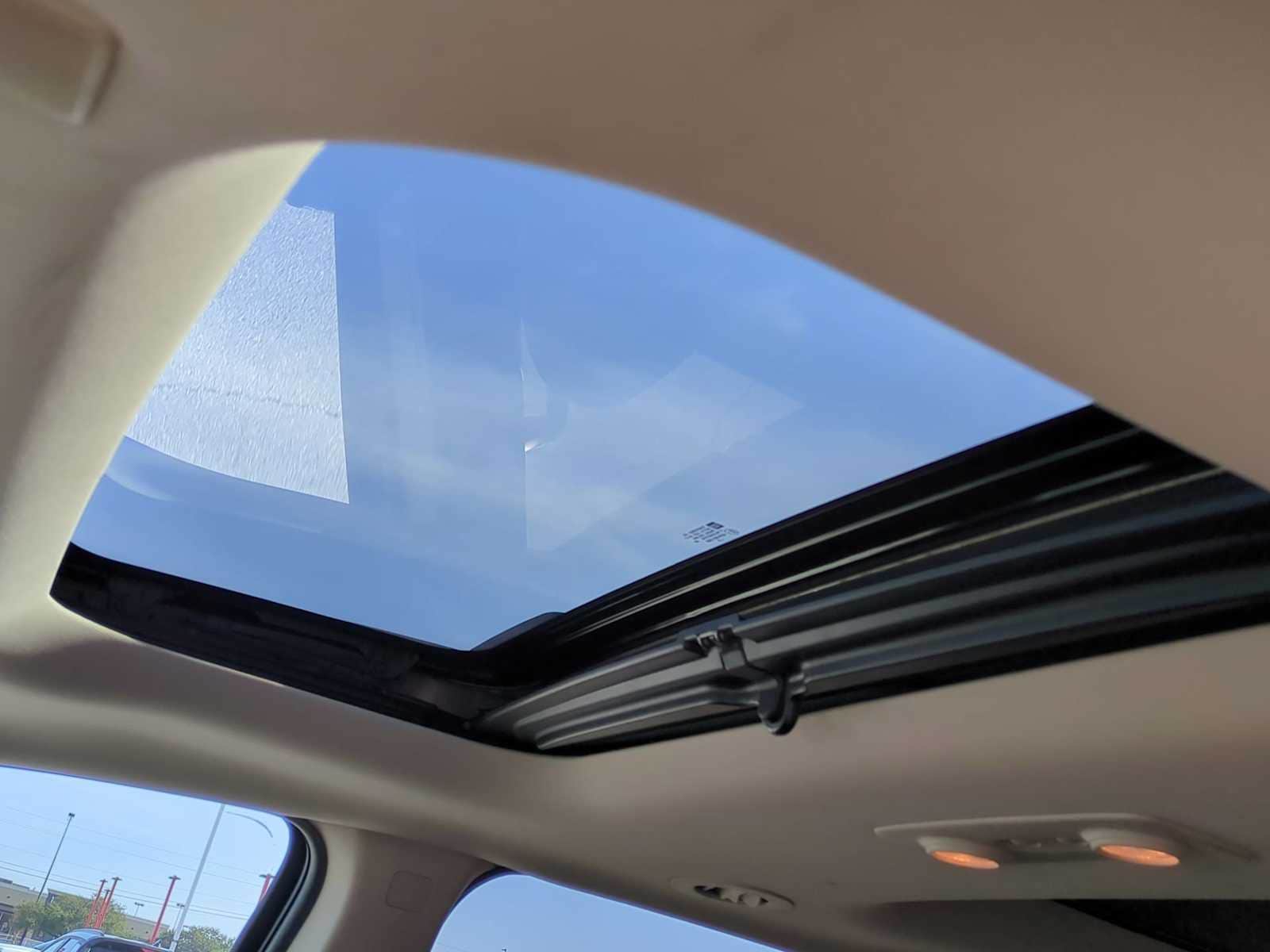 Thumbnail: 2017 Chevrolet Traverse - 18