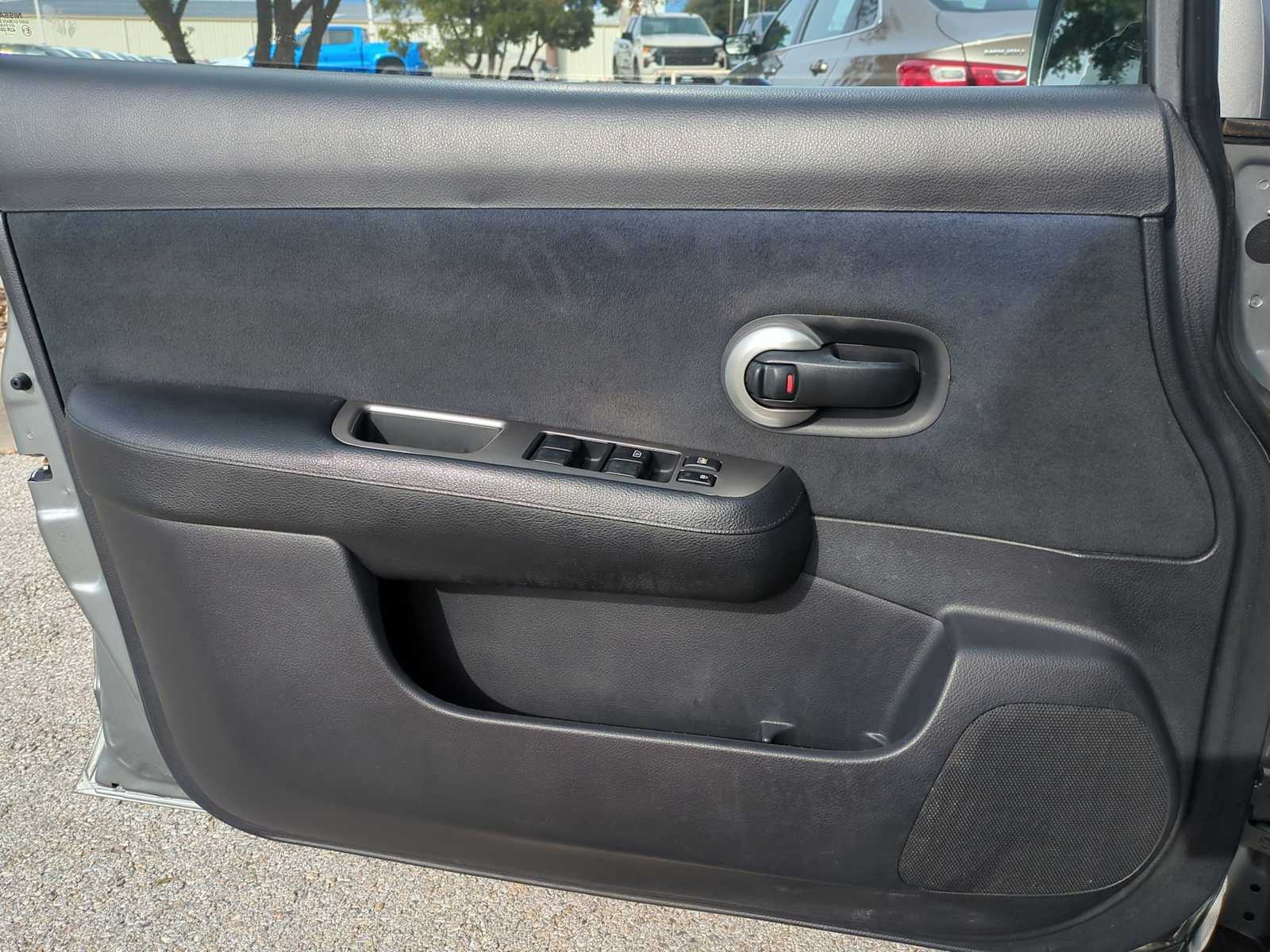 Thumbnail: 2007 Nissan Versa - 18