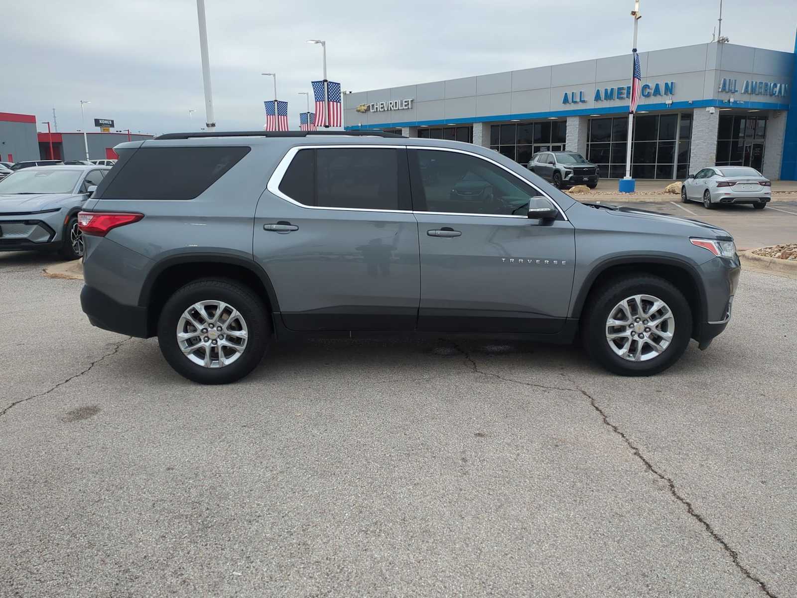 Thumbnail: 2021 Chevrolet Traverse - 9