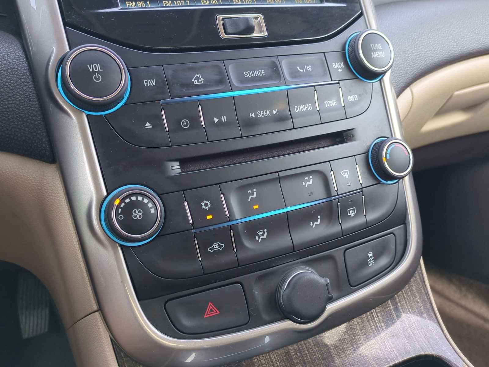 Thumbnail: 2015 Chevrolet Malibu - 16