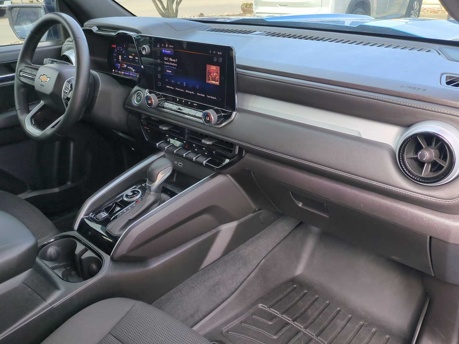 Thumbnail: 2024 Chevrolet Colorado - 29