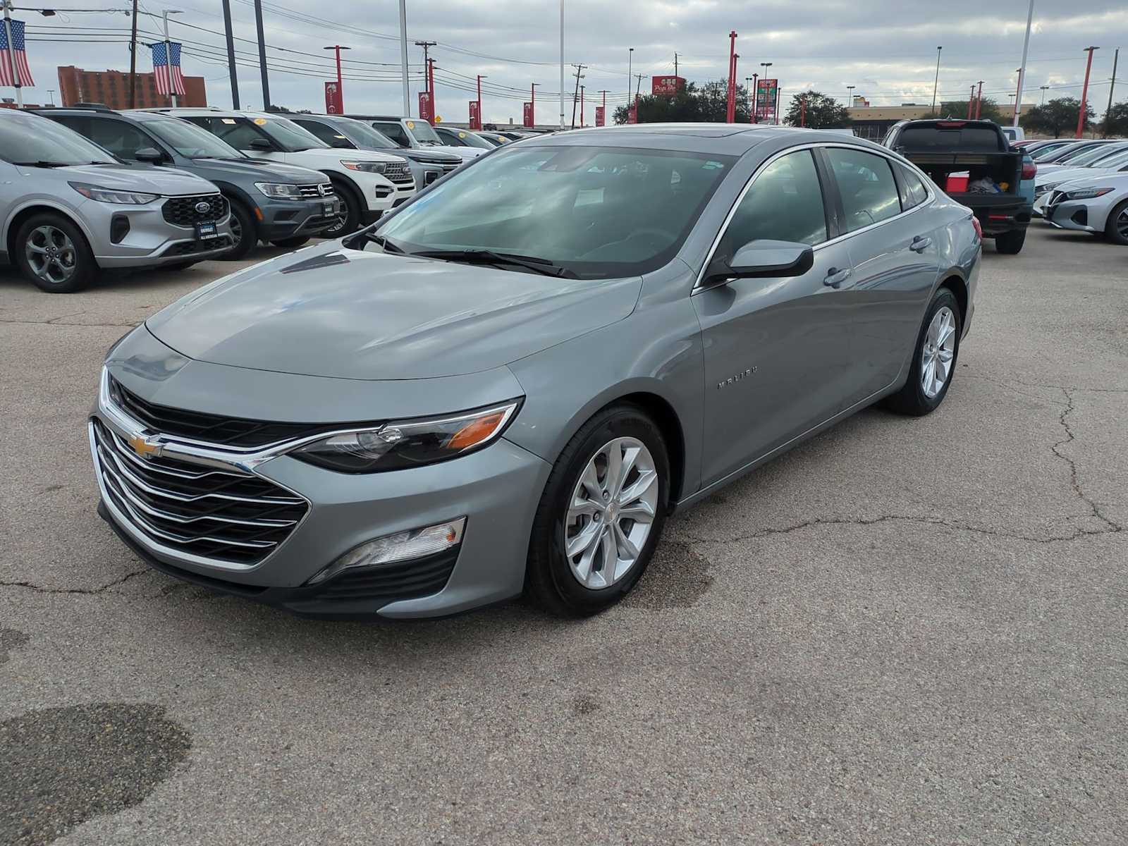 Thumbnail: 2024 Chevrolet Malibu - 4