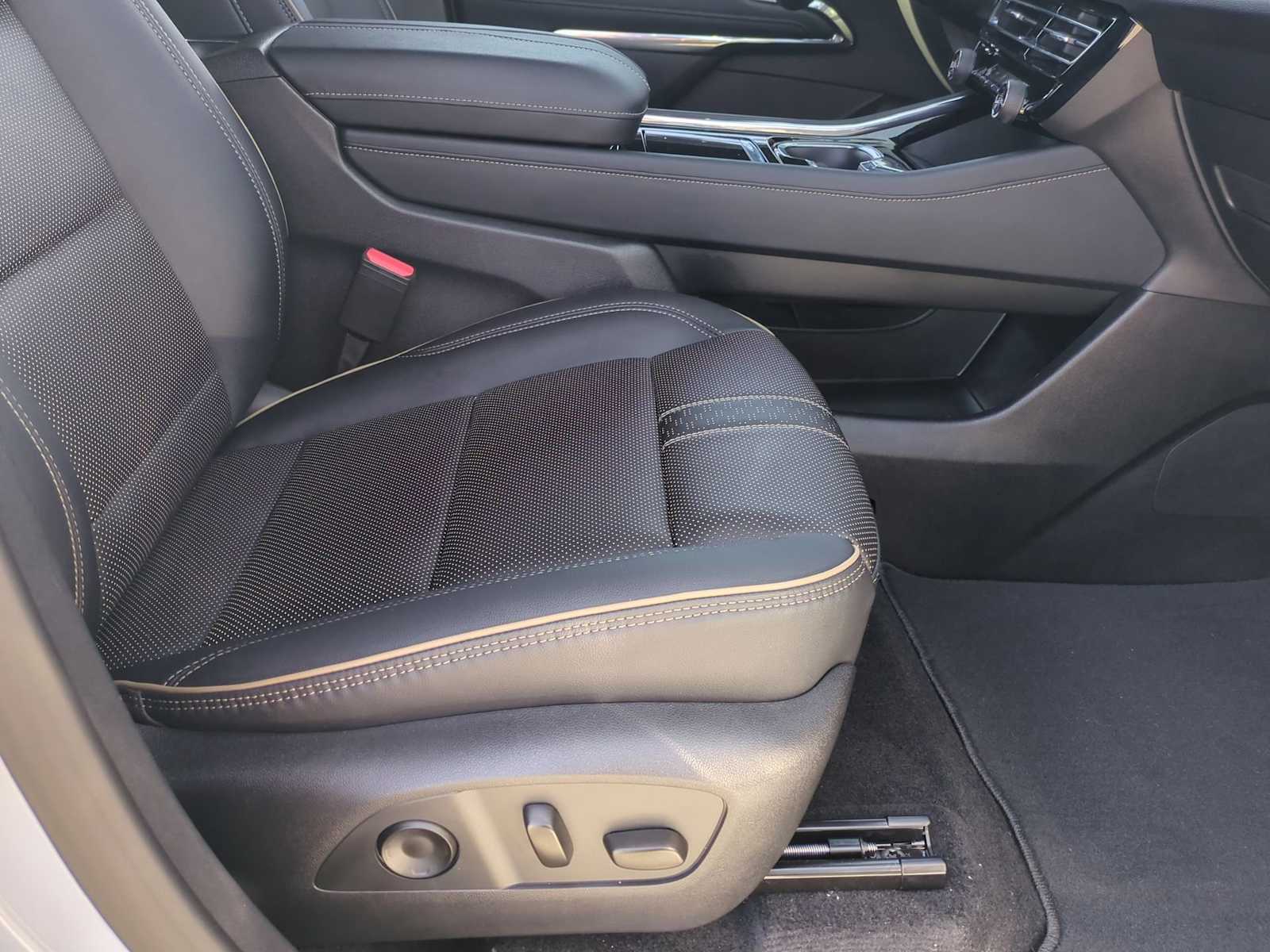 Thumbnail: 2026 Chevrolet Traverse - 29