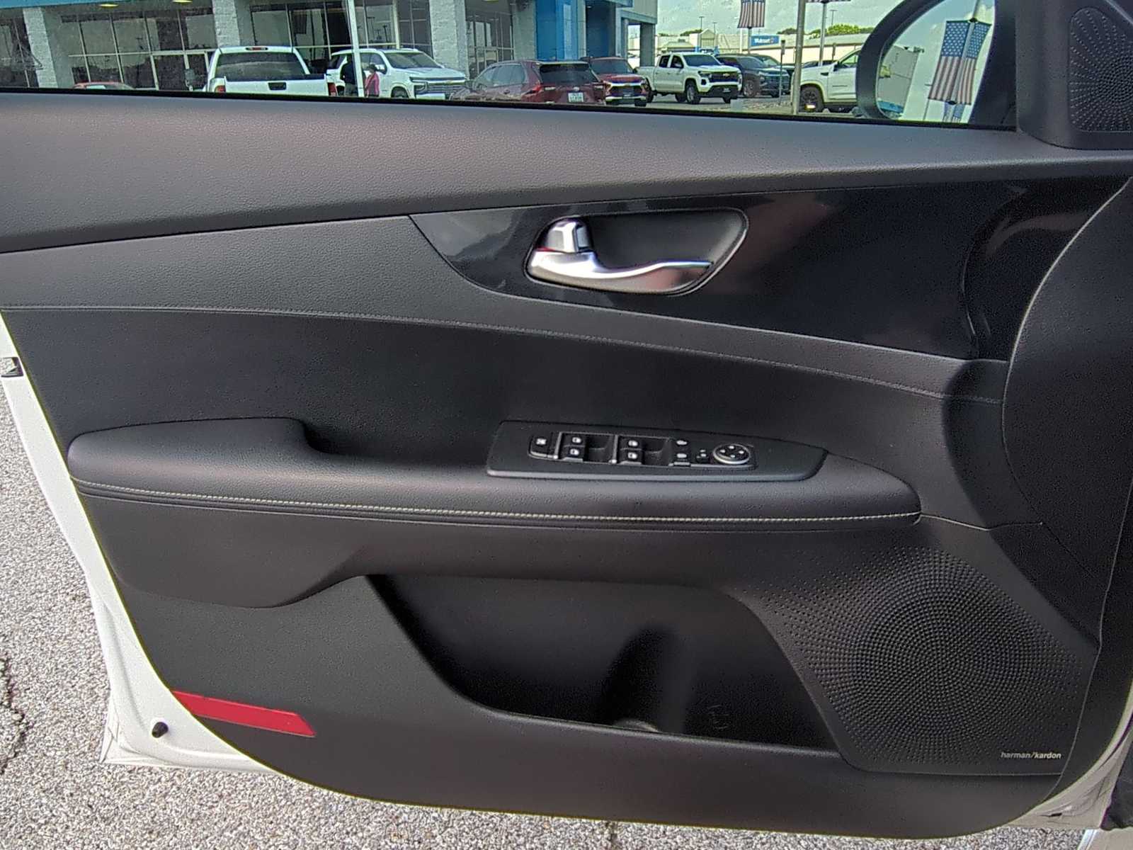 Thumbnail: 2021 Kia Forte - 21