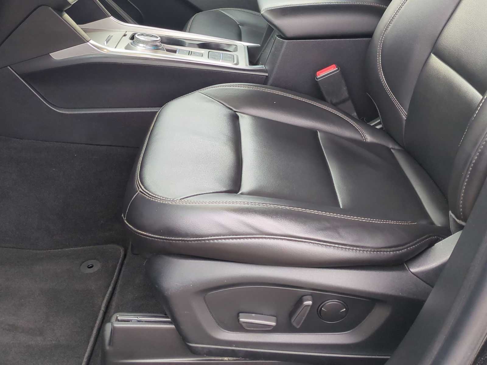 Thumbnail: 2021 Ford Explorer - 18