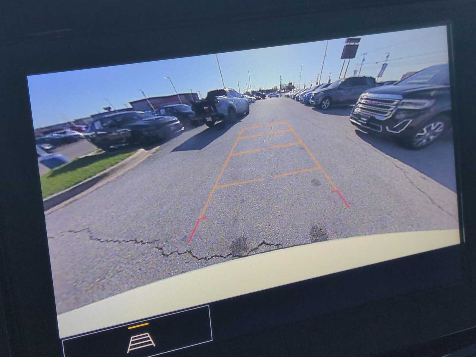 Thumbnail: 2023 Chevrolet Traverse - 15