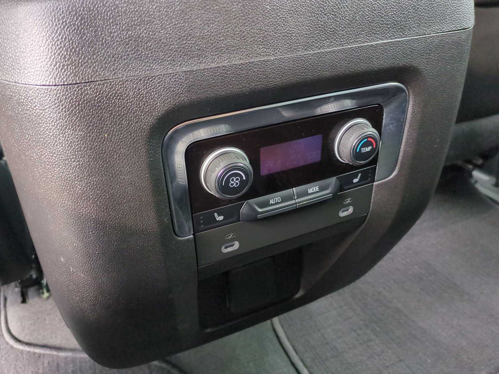 Thumbnail: 2022 Chevrolet Tahoe - 22