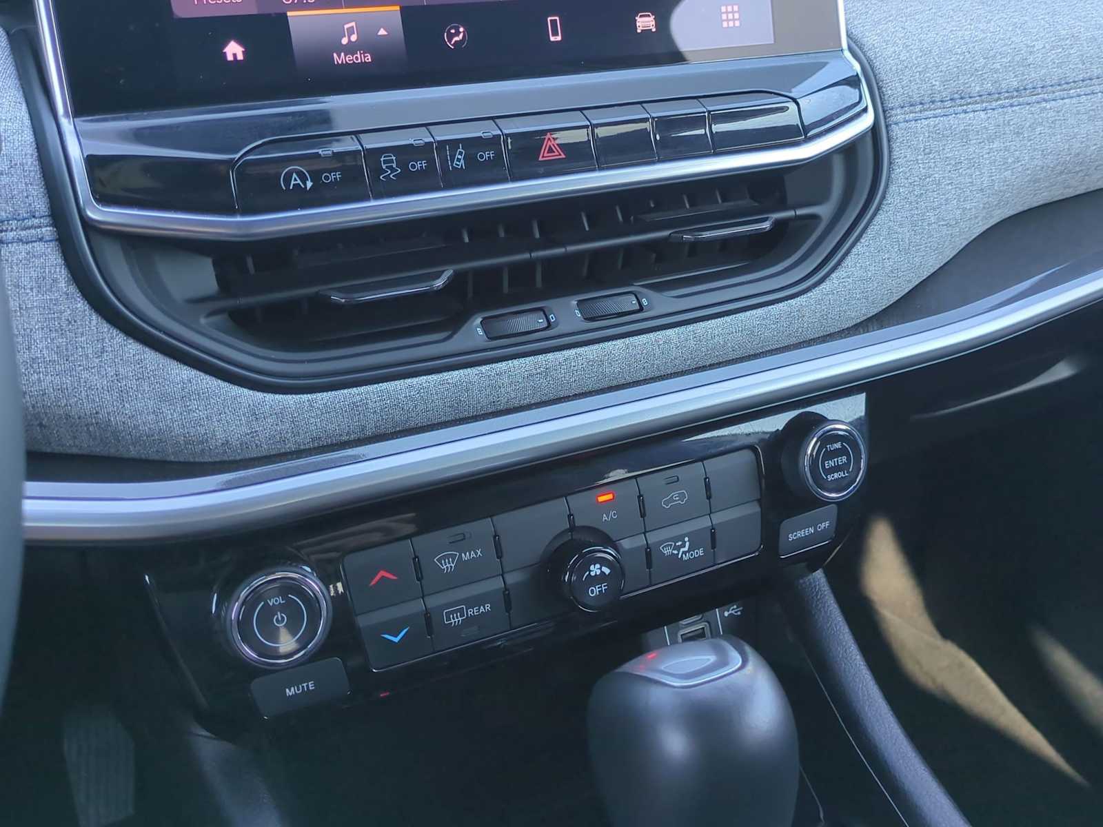 Thumbnail: 2024 Jeep Compass - 17