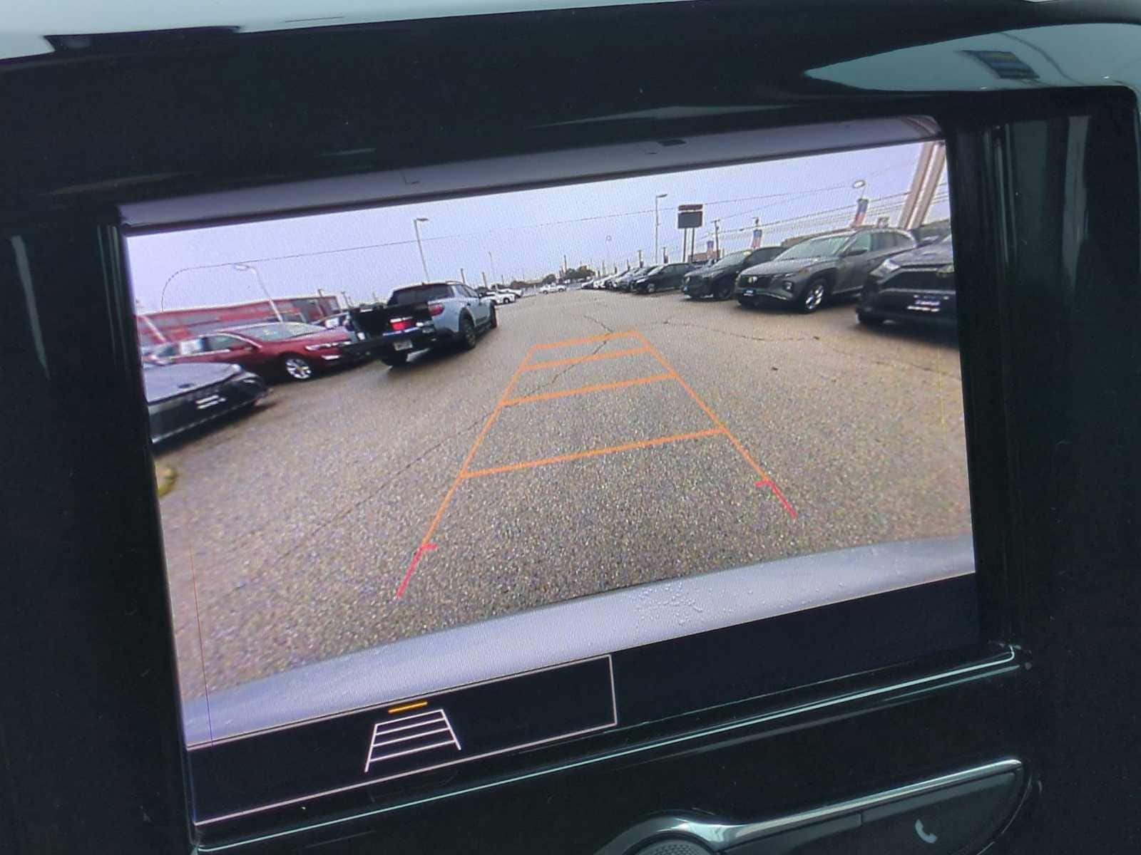 Thumbnail: 2021 Chevrolet Traverse - 15