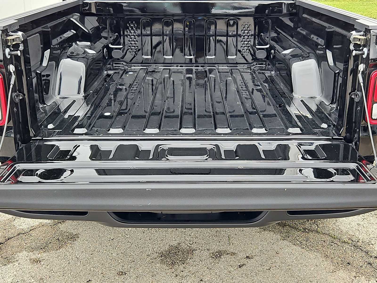Thumbnail: 2025 Jeep Gladiator - 23