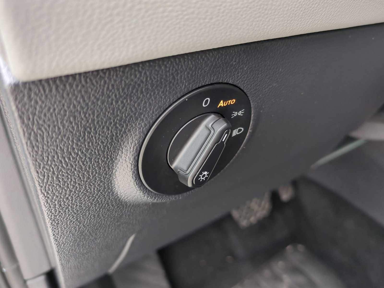 Thumbnail: 2024 Volkswagen Taos - 34