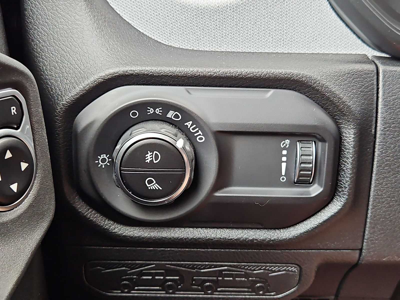 Thumbnail: 2025 Jeep Gladiator - 16