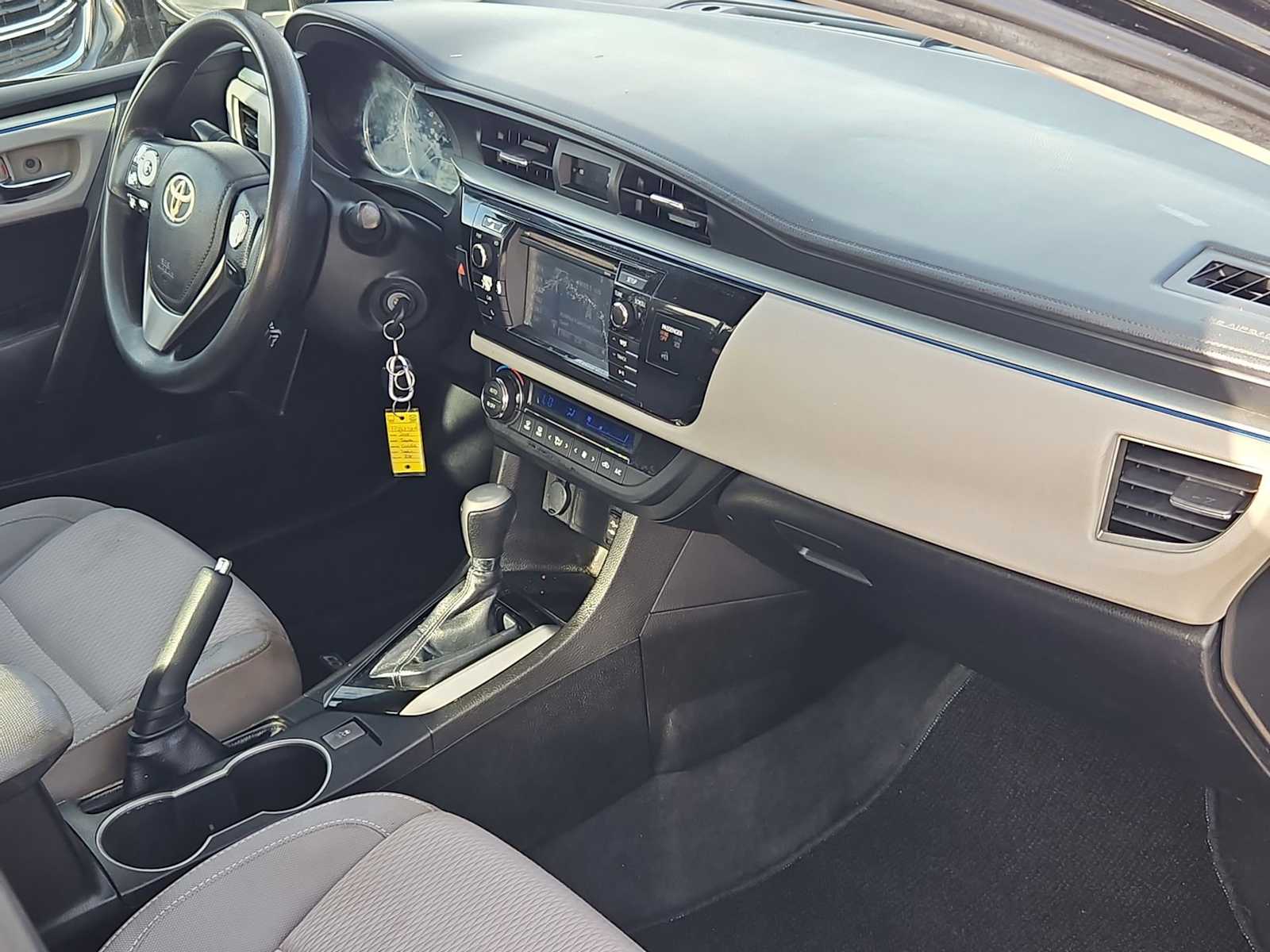 Thumbnail: 2015 Toyota Corolla - 26