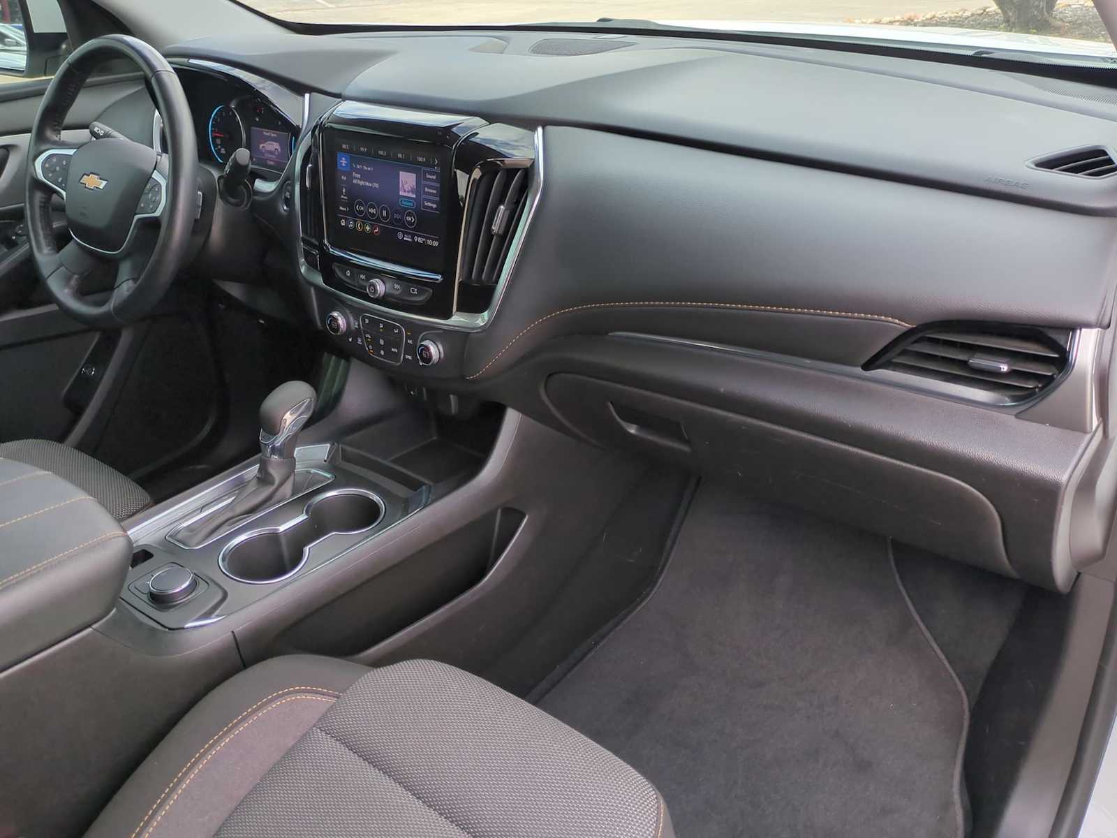 Thumbnail: 2021 Chevrolet Traverse - 29