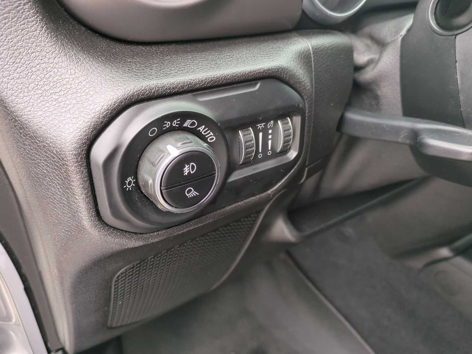 Thumbnail: 2020 Jeep Gladiator - 34