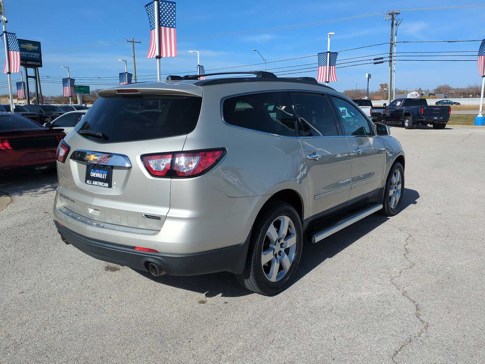 Thumbnail: 2017 Chevrolet Traverse - 8