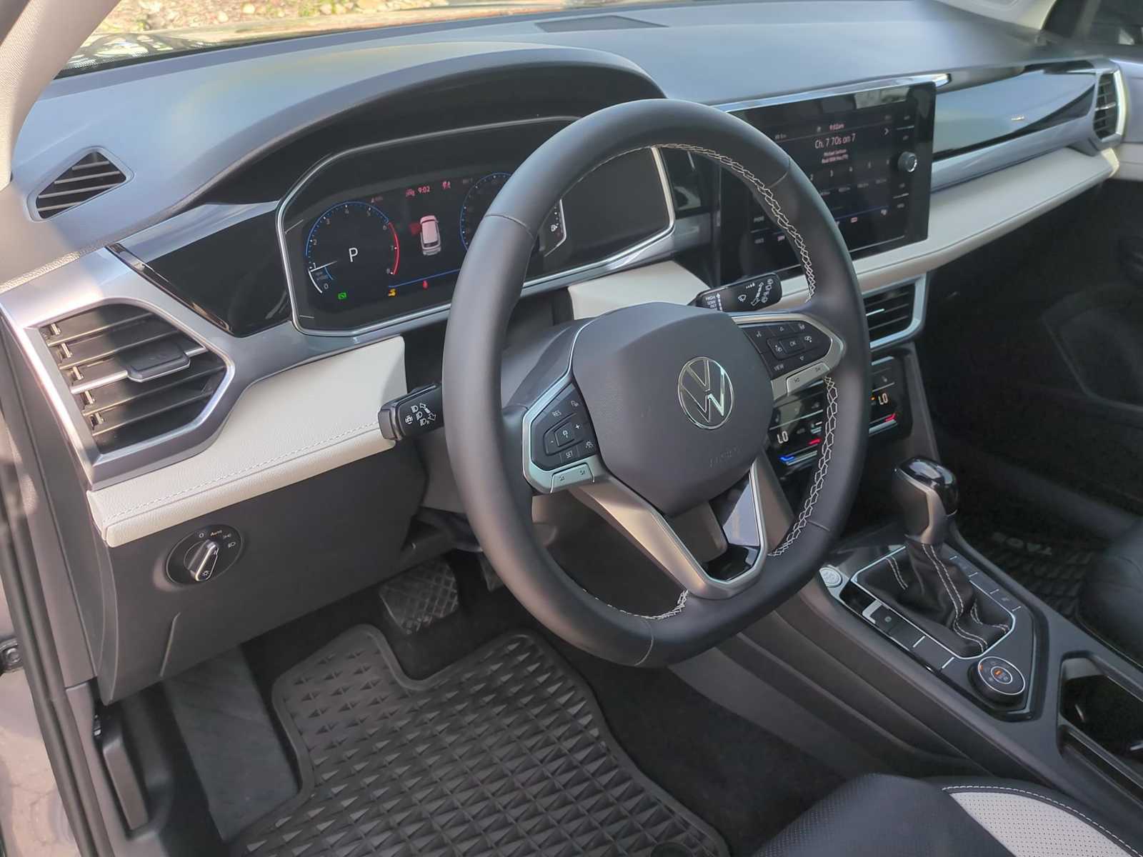 Thumbnail: 2025 Volkswagen Taos - 10