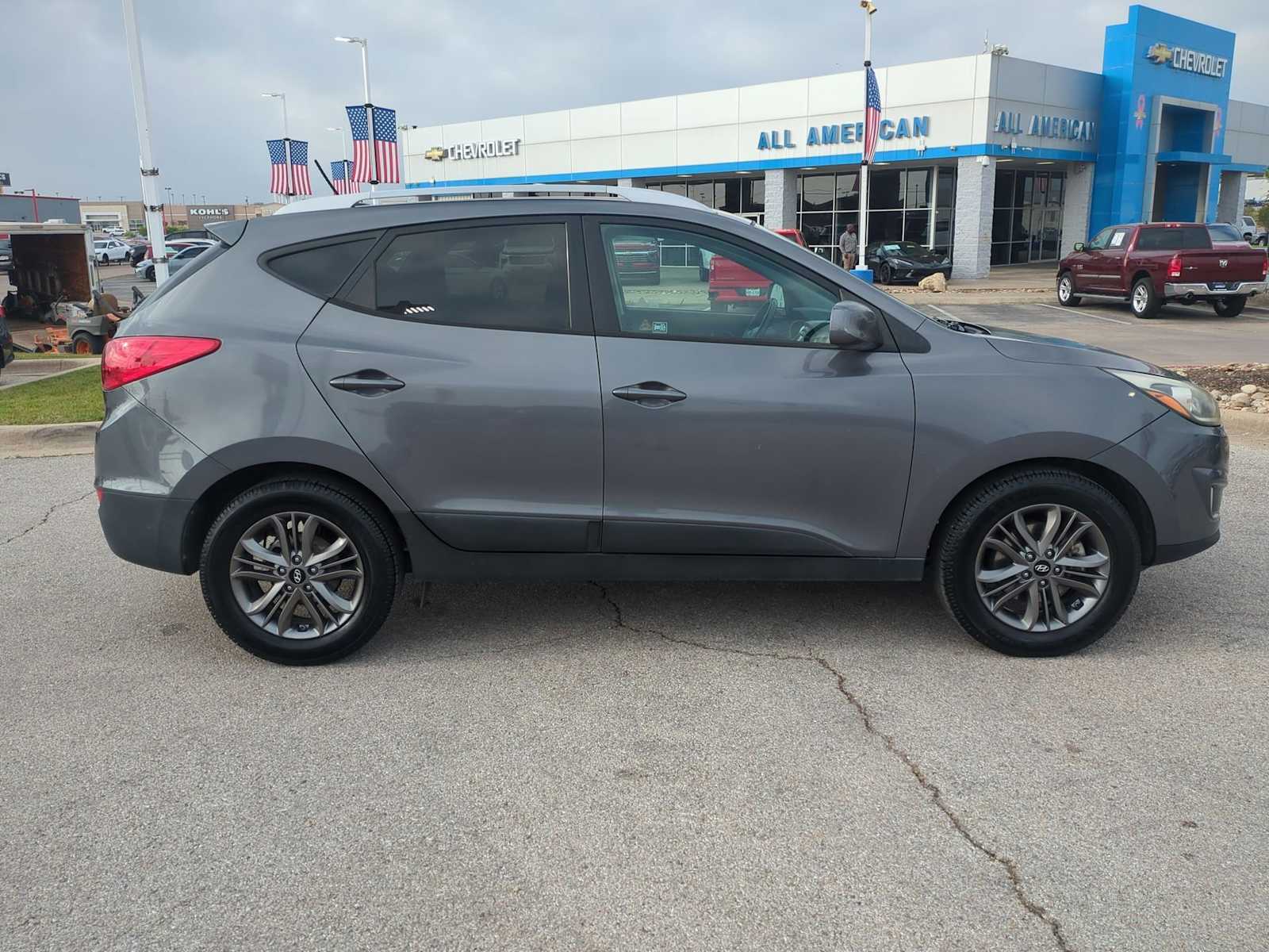 Thumbnail: 2015 Hyundai Tucson - 9