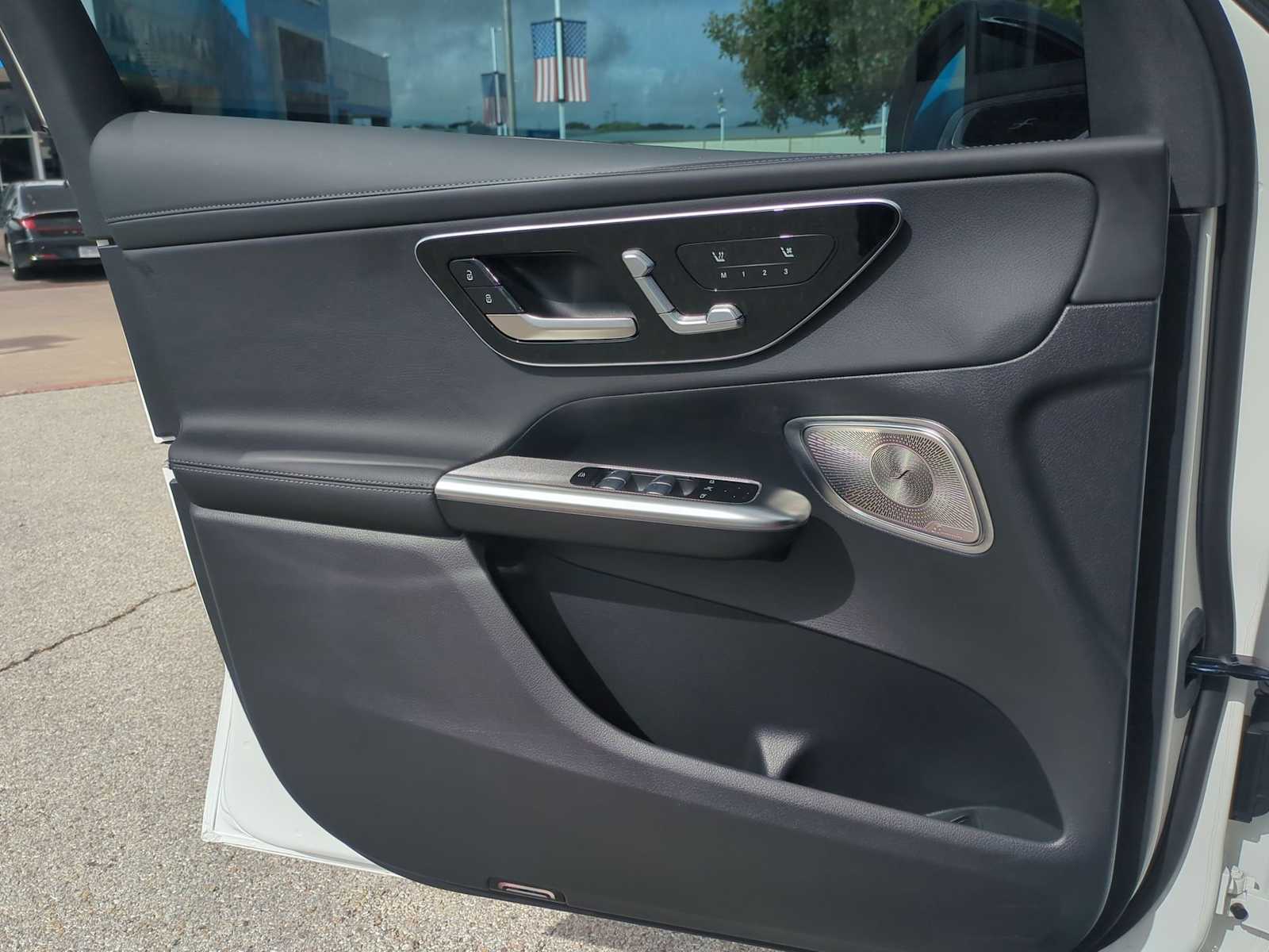 Thumbnail: 2025 Mercedes-Benz GLC - 23