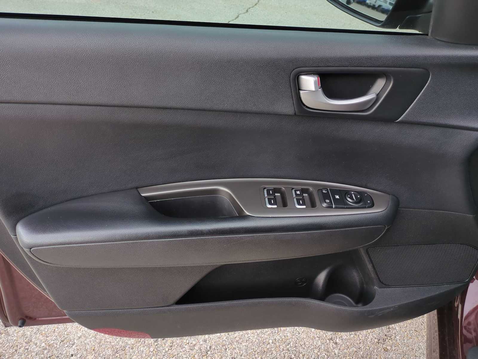 Thumbnail: 2019 Kia Optima - 19