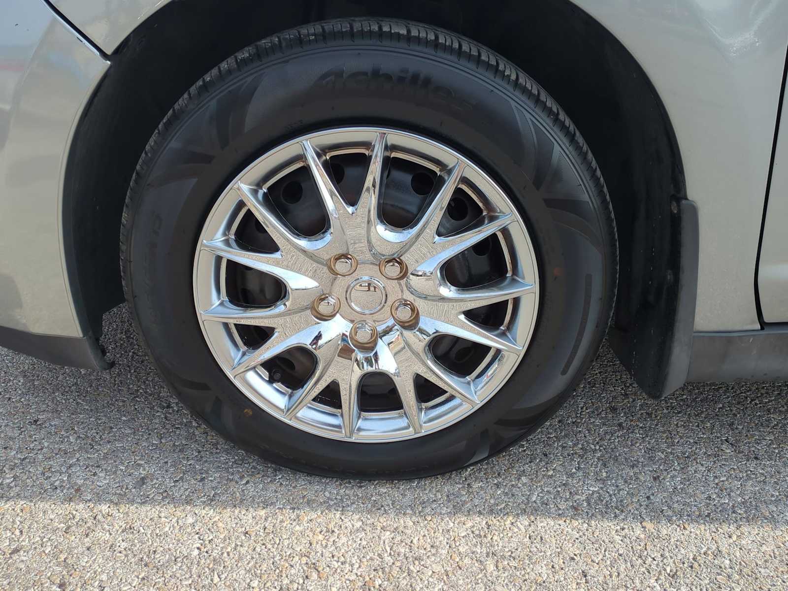 Thumbnail: 2007 Nissan Versa - 29