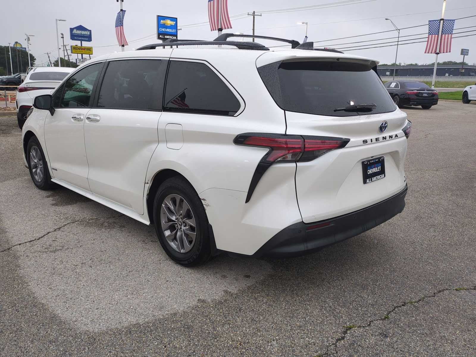 Thumbnail: 2021 Toyota Sienna - 6