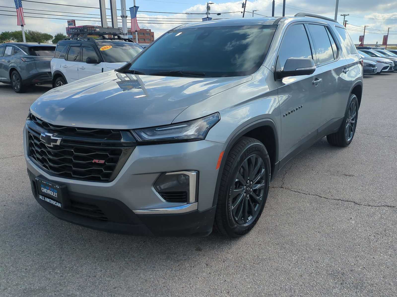 Thumbnail: 2023 Chevrolet Traverse - 4