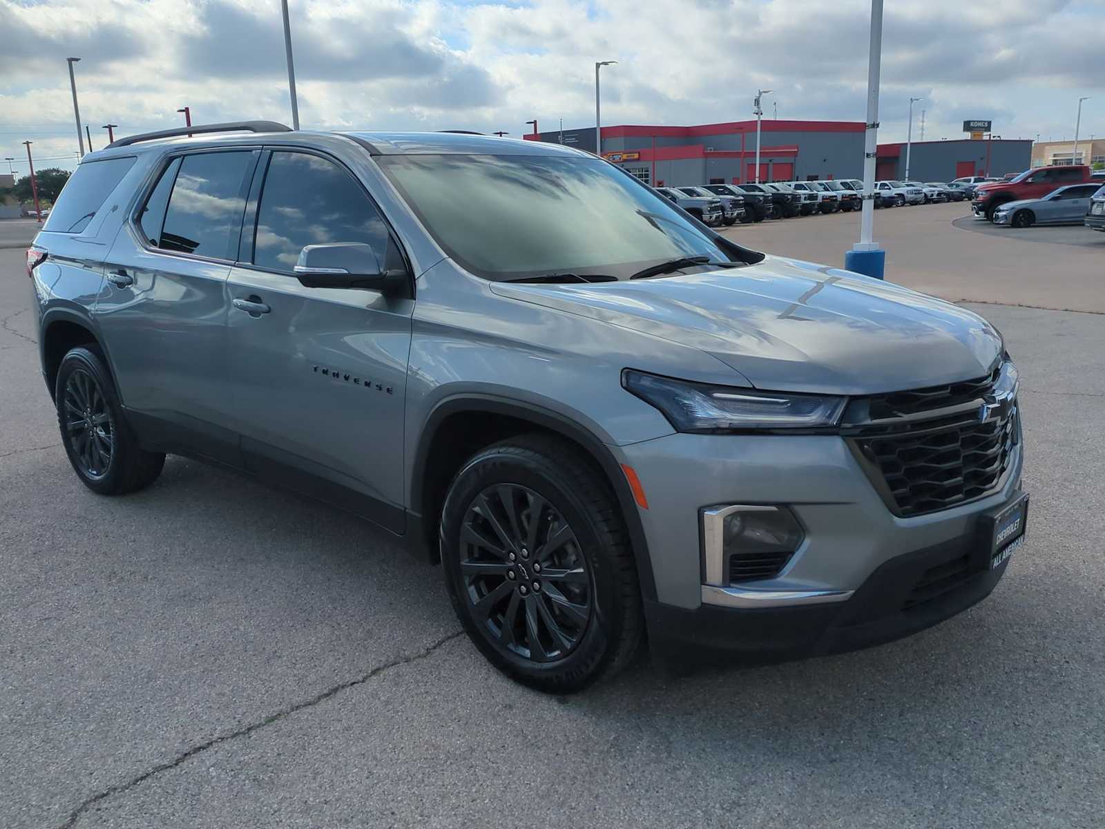 Thumbnail: 2023 Chevrolet Traverse - 2