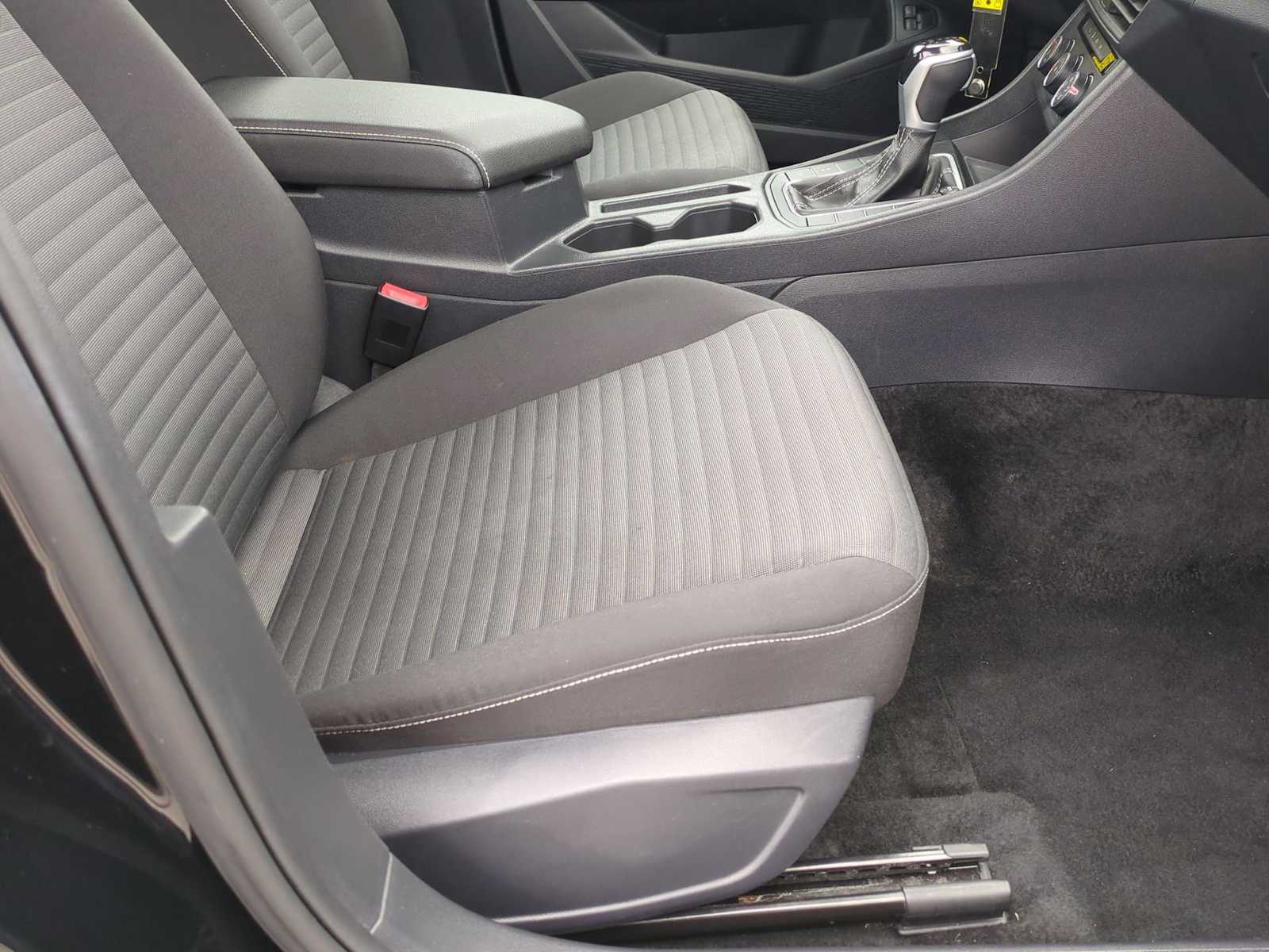 Thumbnail: 2024 Volkswagen Jetta - 25