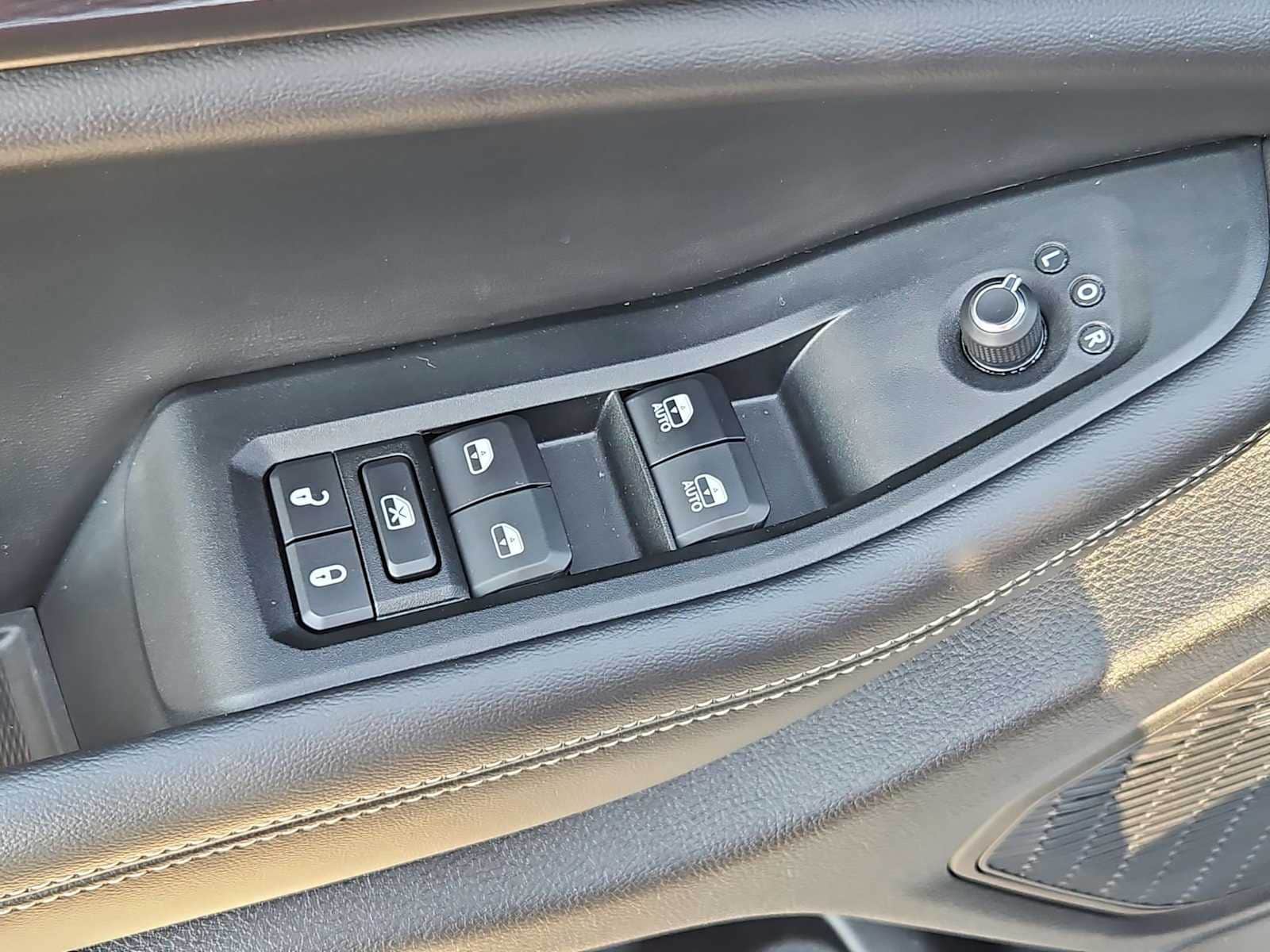 Thumbnail: 2024 Jeep Grand Cherokee L - 22