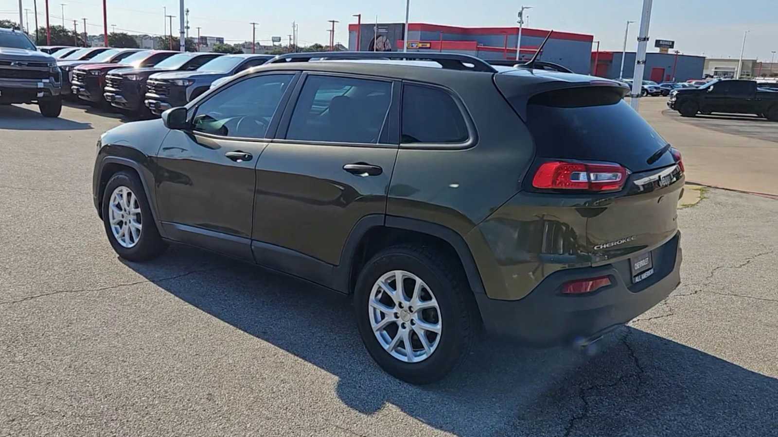 Thumbnail: 2016 Jeep Cherokee - 6