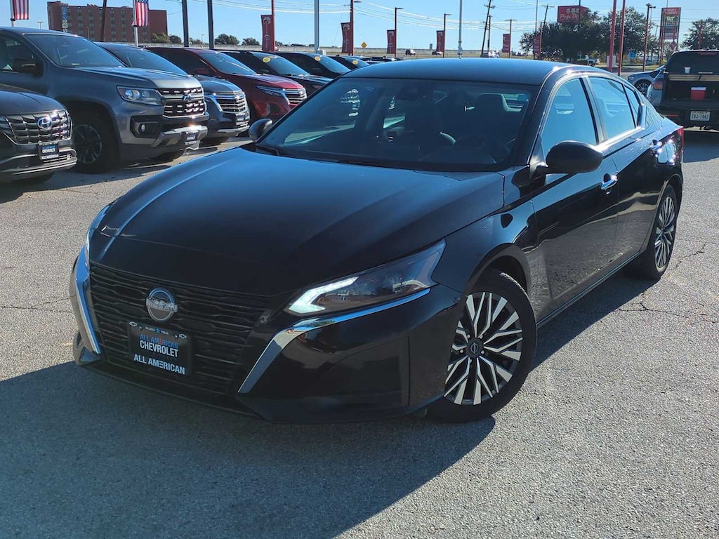 Used 2024 Nissan Altima 2.5 SV
