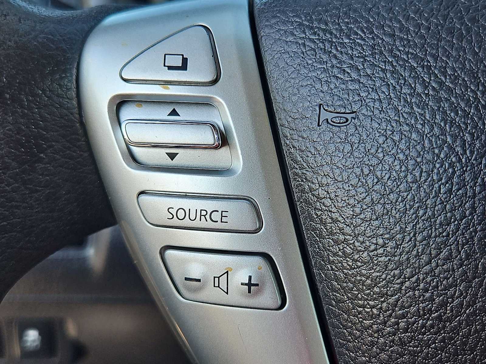 Thumbnail: 2014 Nissan Sentra - 32