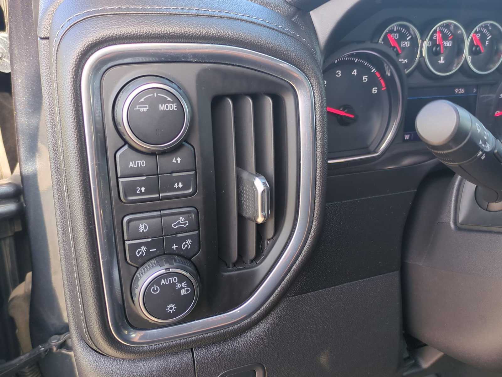 Thumbnail: 2020 Chevrolet Silverado 1500 - 35