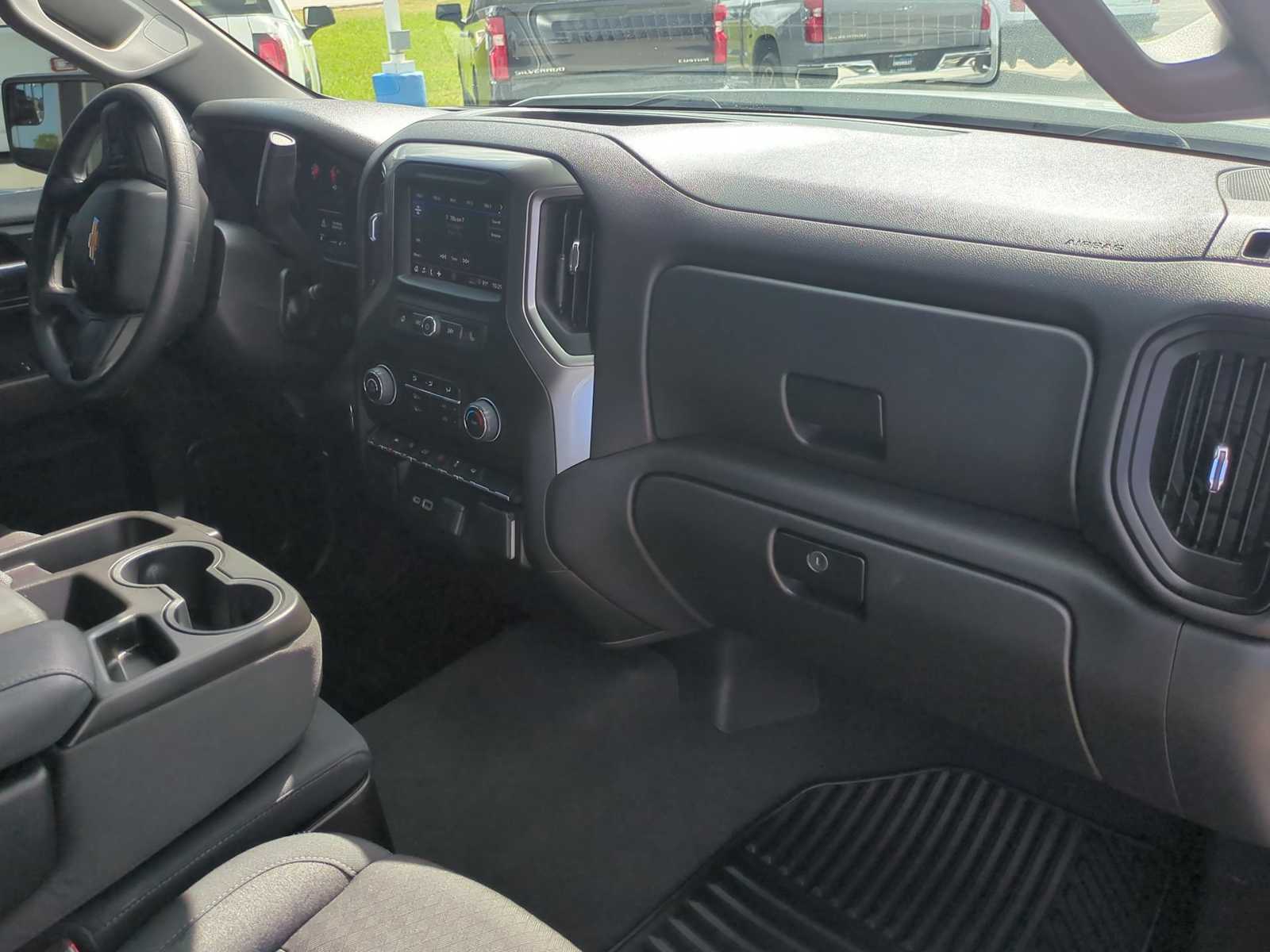 Thumbnail: 2024 Chevrolet Silverado 1500 - 28