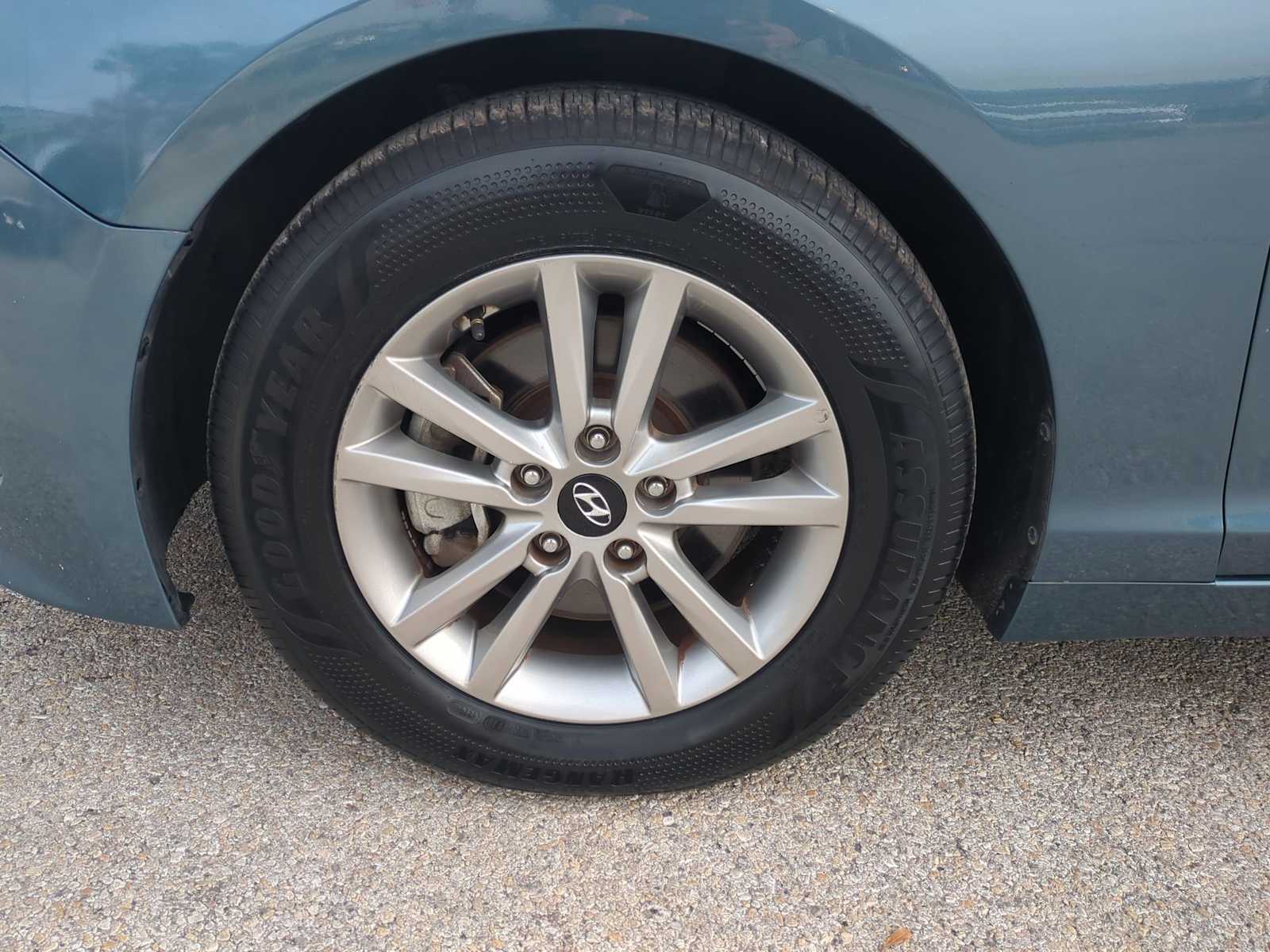 Thumbnail: 2016 Hyundai Sonata - 29