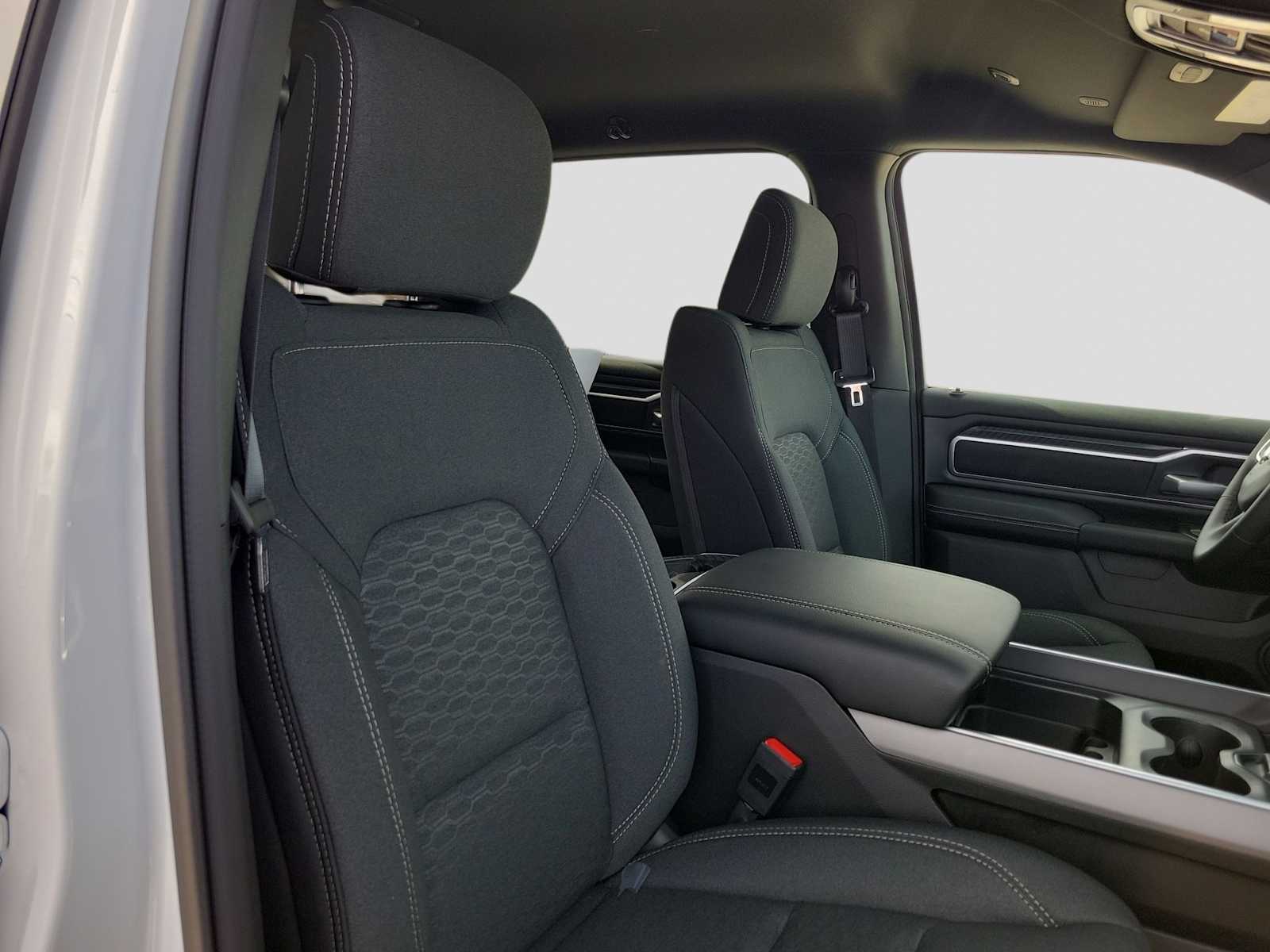 Thumbnail: 2026 RAM 1500 - 18