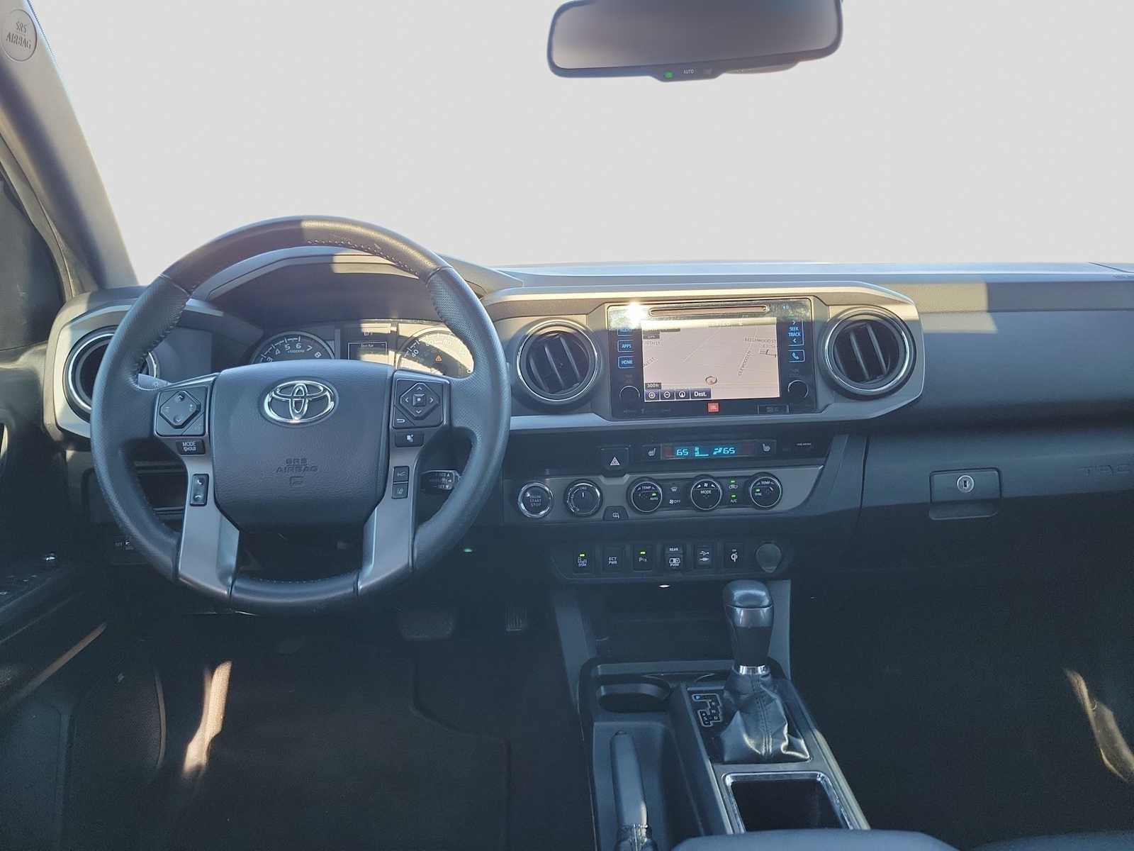 Thumbnail: 2018 Toyota Tacoma - 10