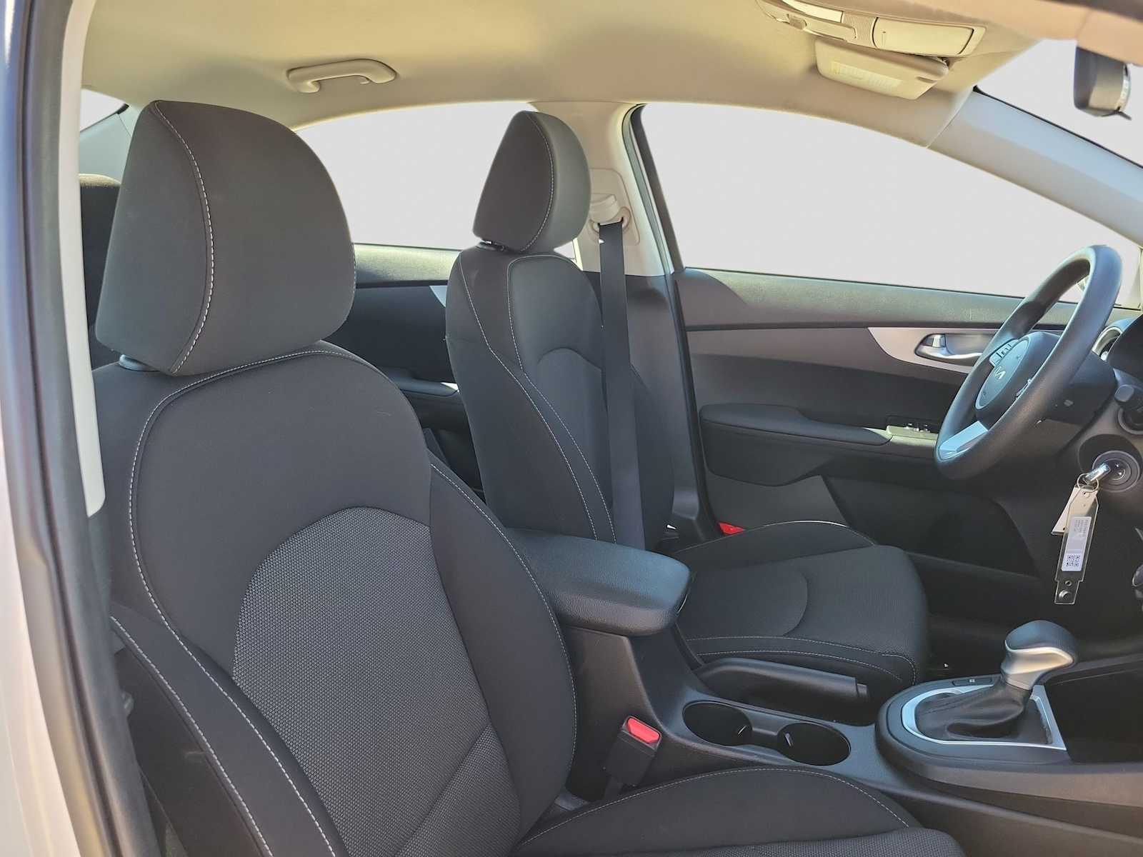 Thumbnail: 2023 Kia Forte - 10