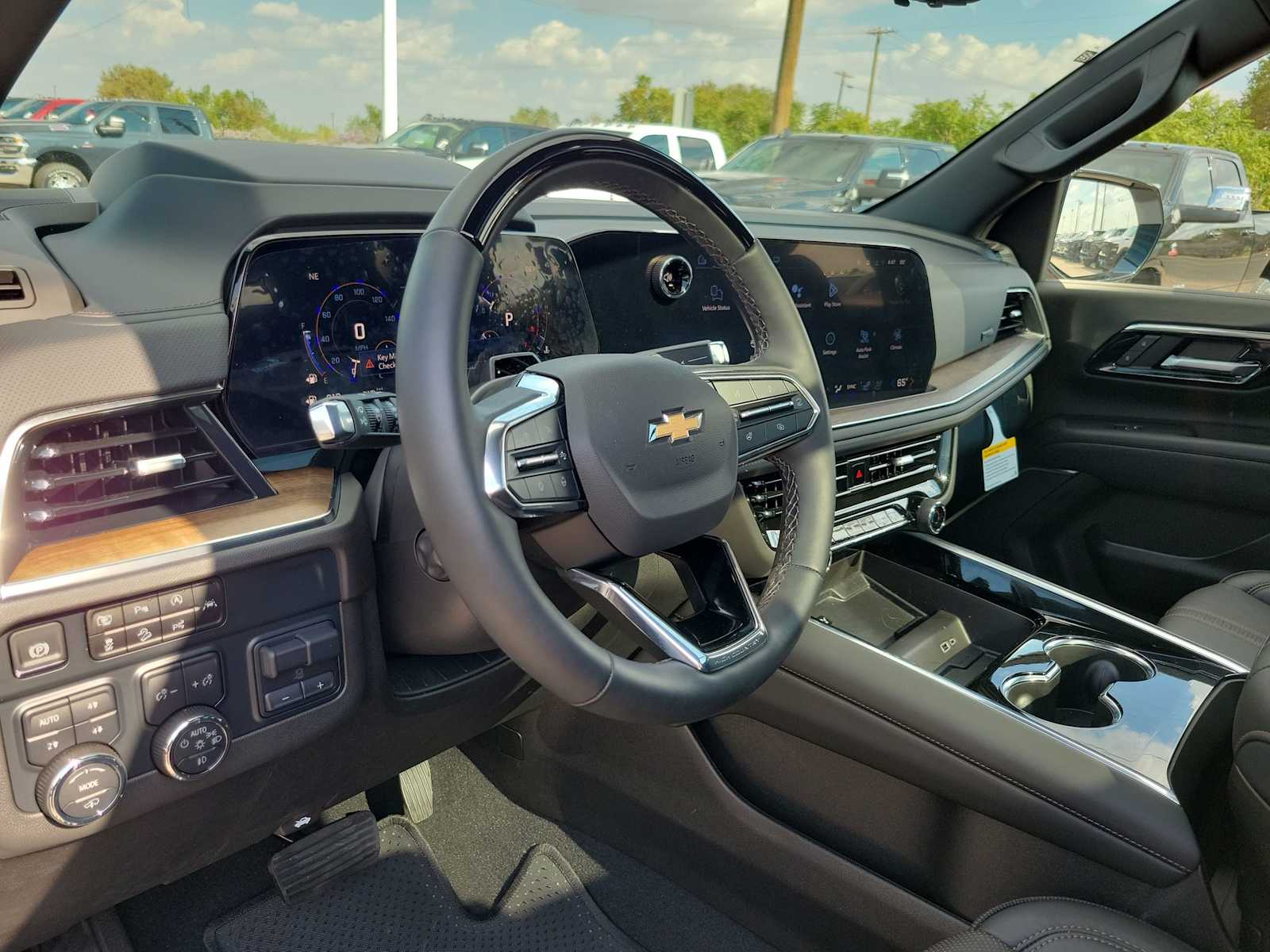 Thumbnail: 2025 Chevrolet Tahoe - 2