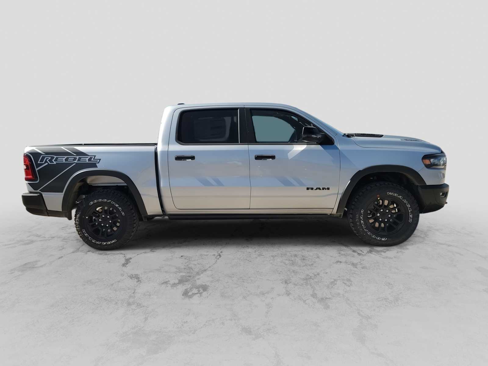 Thumbnail: 2026 RAM 1500 - 9