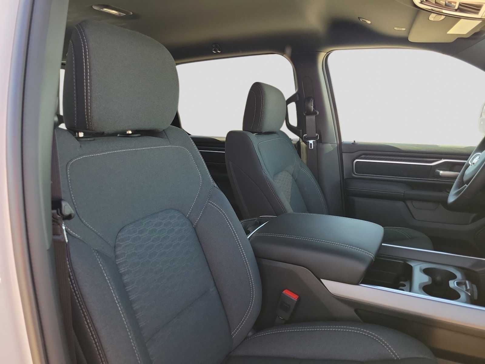 Thumbnail: 2026 RAM 1500 - 18